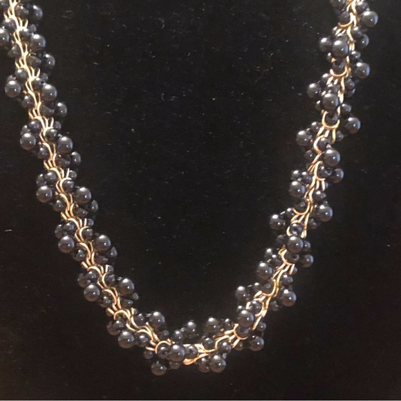 🌸VTG Black Beaded Gold Tone Necklace - Picture 4 of 7